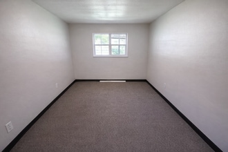 510 E Pittsburgh McKeesport Blvd, Unit 1 in North Versailles, PA - Foto de edificio - Building Photo