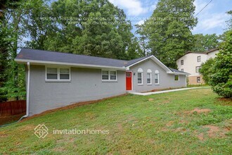 246 Sandra Dr NW in Lilburn, GA - Building Photo - Building Photo