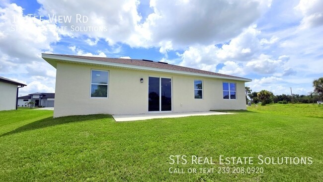 16 Tee View Rd in Rotonda West, FL - Building Photo - Building Photo