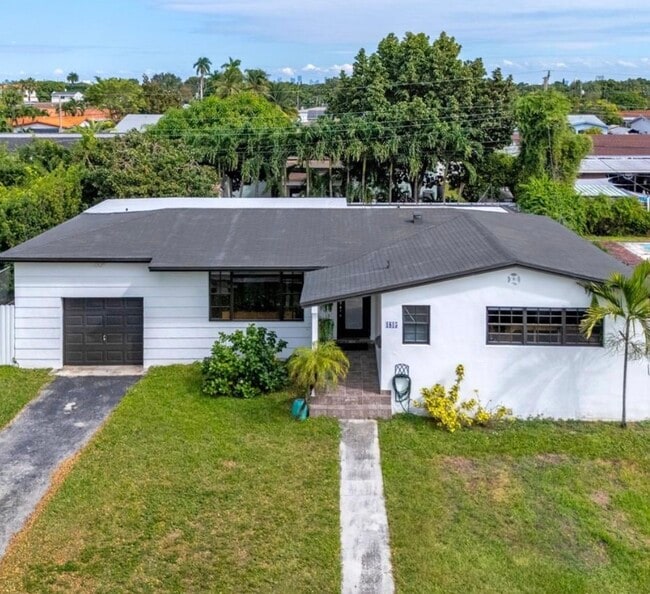 property at 1815 SW 85th Ct