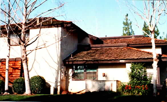 22991 Village Dr in Lake Forest, CA - Building Photo - Building Photo