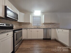 158 Cabarrus Ave E in Concord, NC - Building Photo - Building Photo