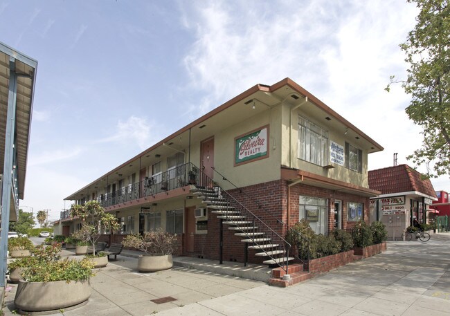 1625 Alum Rock Ave in San Jose, CA - Building Photo - Building Photo