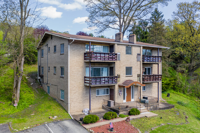 2014 Ohio Ave in McKeesport, PA - Foto de edificio - Building Photo