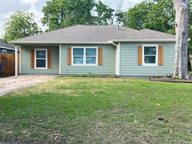 1010 15th Ave N in Texas City, TX - Foto de edificio - Building Photo