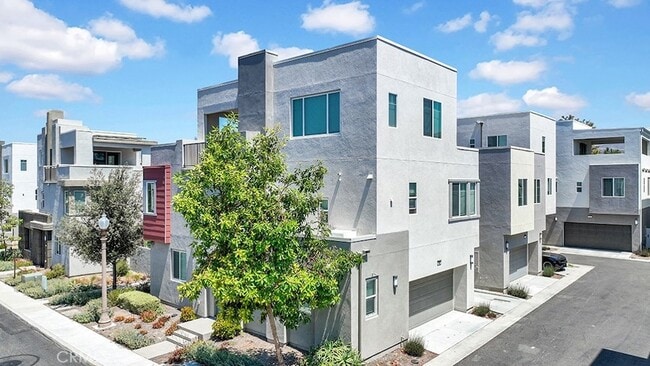 165 Tenor in Irvine, CA - Building Photo - Building Photo