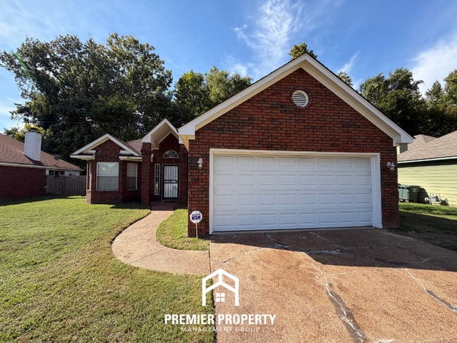 property at 2815 Juanita Cir W