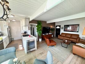 205 41st St in Manhattan Beach, CA - Building Photo