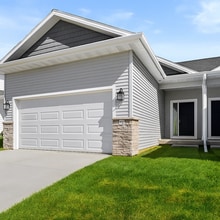 37 Keeneland Ct. in Pleasant Hill, IA - Building Photo - Building Photo