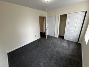 883 Broadway in Albany, NY - Foto de edificio - Building Photo