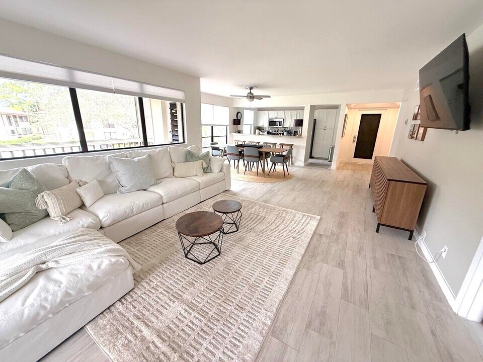 616 Brackenwood Cove in Palm Beach Gardens, FL - Building Photo