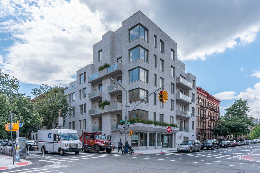 458 St Marks Ave in Brooklyn, NY - Building Photo