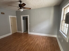 127 W Hickman St, Unit #5 in Winchester, KY - Foto de edificio - Building Photo
