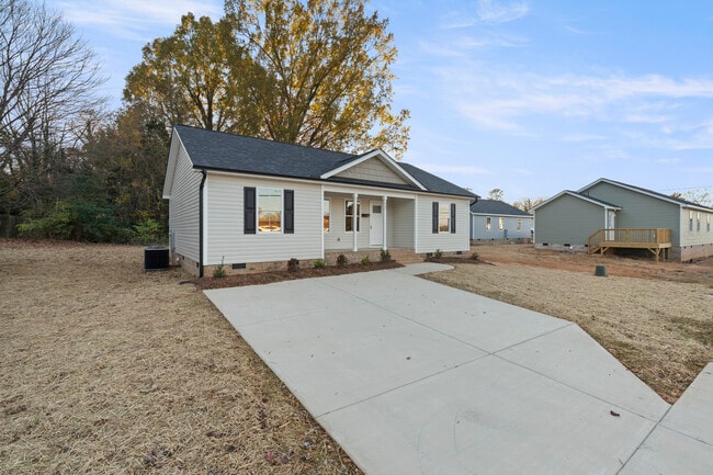 527 W Cemetery St in Salisbury, NC - Building Photo - Building Photo