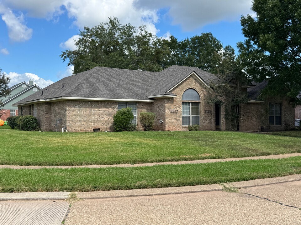 1601 S Lexington Dr in Bossier City, LA - Building Photo