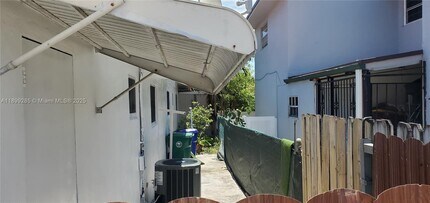 819 NW 22nd Pl in Miami, FL - Foto de edificio - Building Photo