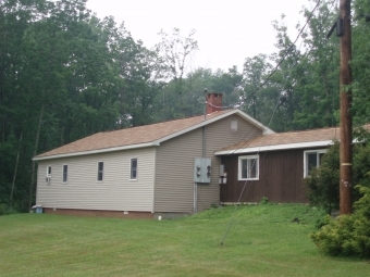 Rocky Ln in Stroudsburg, PA - Building Photo