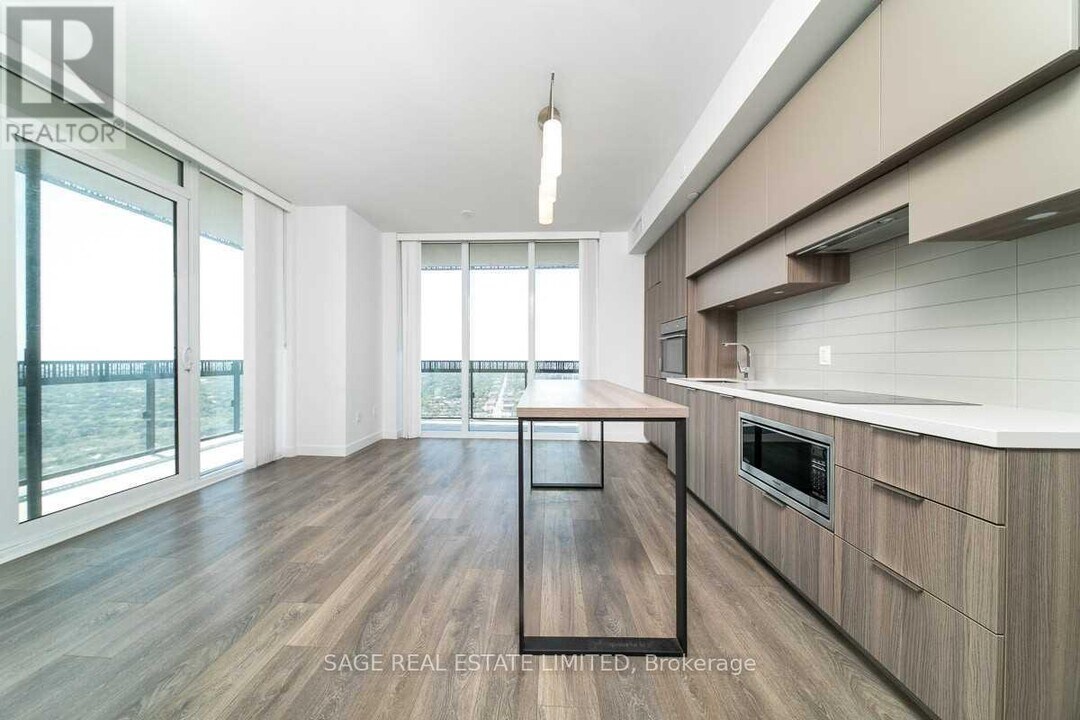 5302-5308 EGLINTON Ave in Toronto, ON - Building Photo