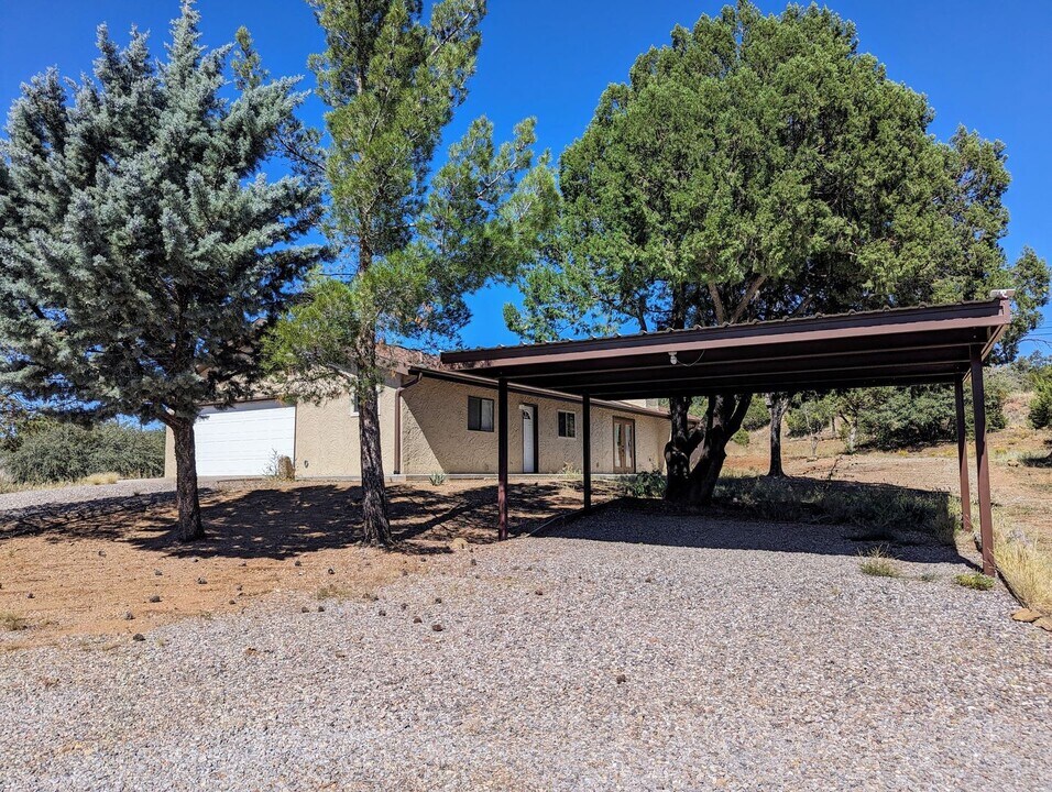 610 Cochise Cir in Silver City, NM - Building Photo
