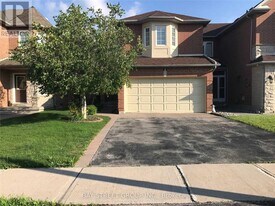 9 Firwood Dr in Richmond Hill, ON - Building Photo