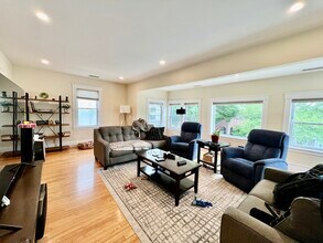 70 Edenfield Ave, Unit 2 in Watertown, MA - Building Photo - Building Photo