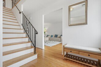 125 Brown Rd in Scarsdale, NY - Building Photo - Building Photo