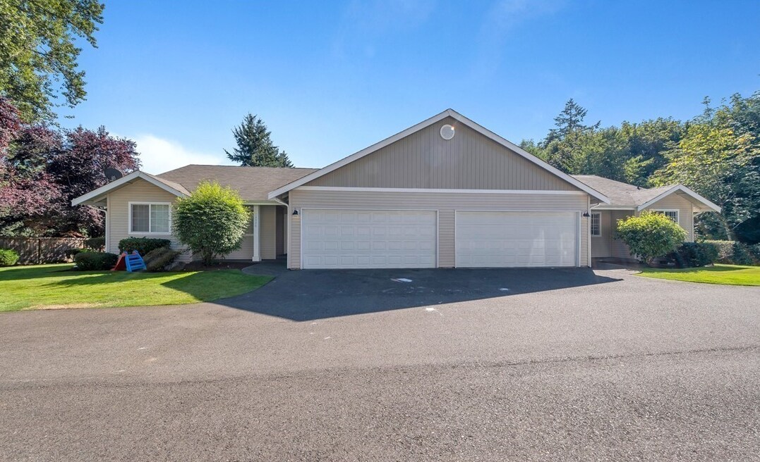 13326 112th Ave E, Unit 13326 in Puyallup, WA - Building Photo