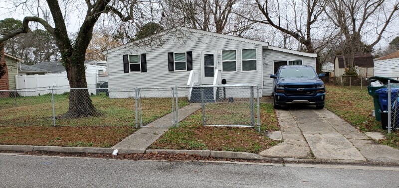 911 W Russell Ct Photo