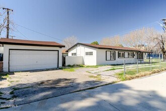 44961 5th St in Lancaster, CA - Building Photo - Building Photo