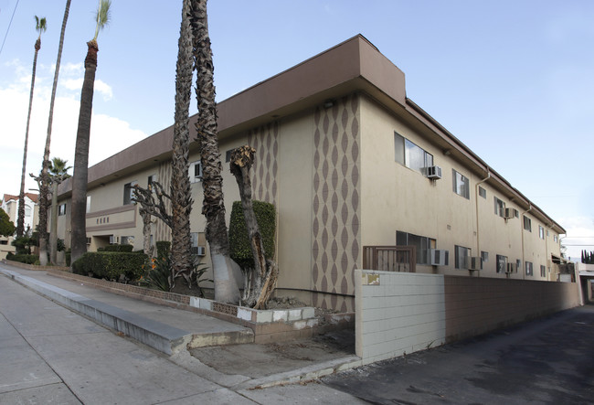 7006 Coldwater Canyon Ave in North Hollywood, CA - Building Photo - Building Photo