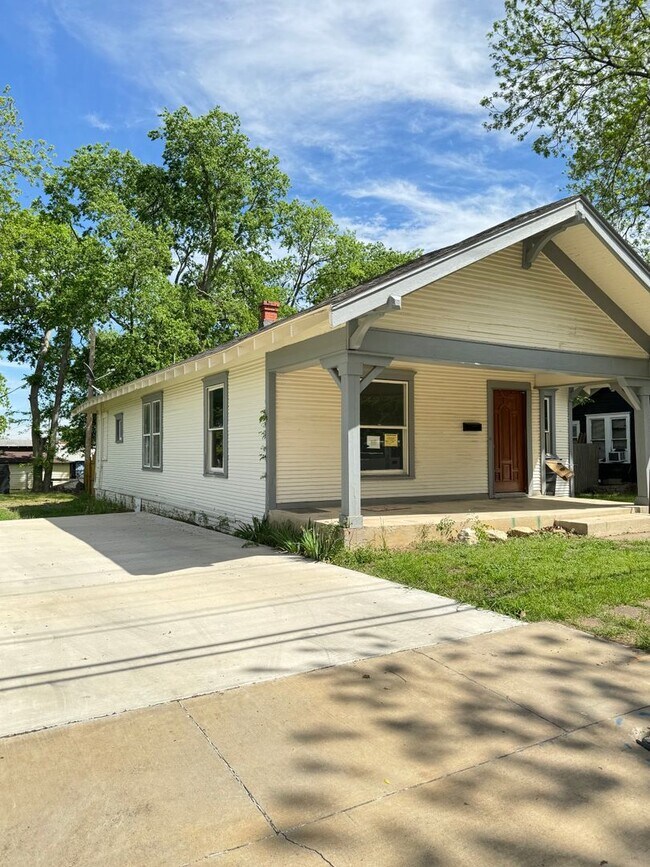 208 B St SW in Ardmore, OK - Building Photo - Building Photo