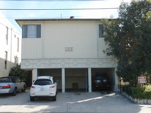 1212 N New Hampshire Ave in Los Angeles, CA - Foto de edificio - Building Photo