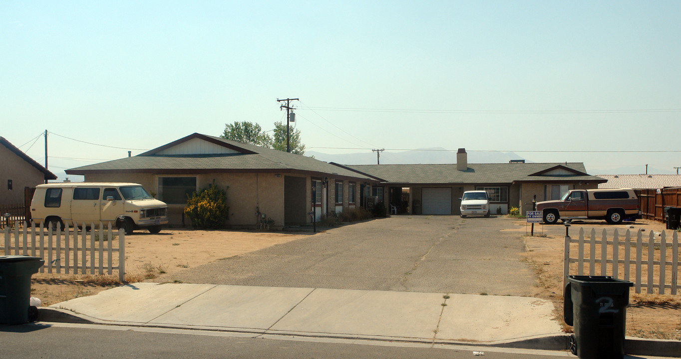 21855 Bear Valley Outer Hwy in Apple Valley, CA - Building Photo