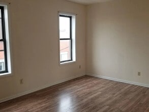 182 Ferry St, Unit 3B in Newark, NJ - Foto de edificio - Building Photo