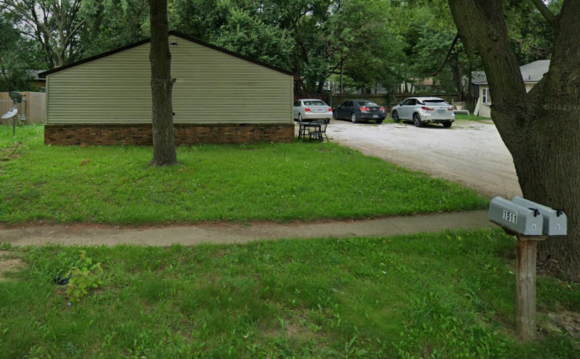 1511 Kings Way in Champaign, IL - Building Photo