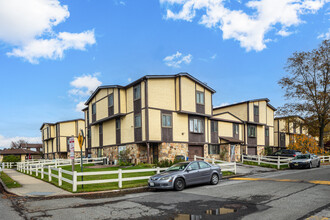 Parkview Estates in Staten Island, NY - Building Photo - Building Photo