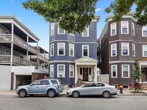 641 E 8th St in Boston, MA - Building Photo - Building Photo