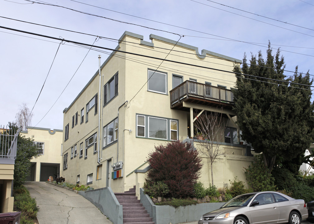 287-295 Hanover Ave in Oakland, CA - Building Photo