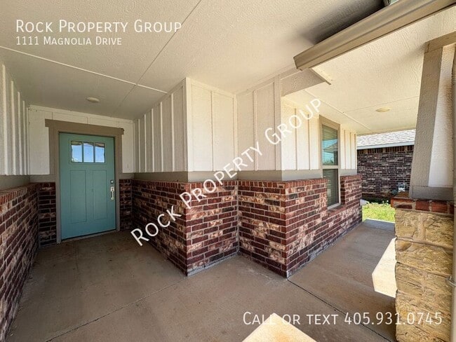 1111 Magnolia Dr in Noble, OK - Building Photo - Building Photo