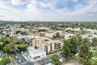 La Plaza Real in Long Beach, CA - Building Photo - Building Photo