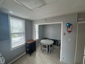 482 Thomas Ave, Unit #2 in Lyndhurst, NJ - Building Photo - Building Photo