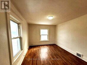 6523 Frederica St in Niagara Falls, ON - Building Photo - Building Photo