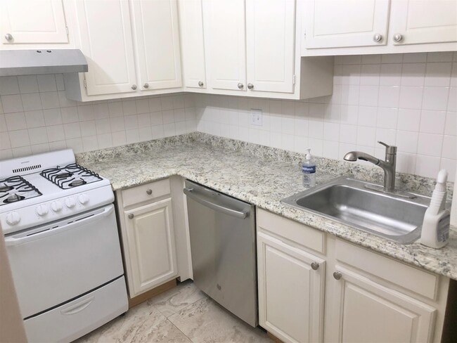 284 Harvard St, Unit #26 in Cambridge, MA - Foto de edificio - Building Photo