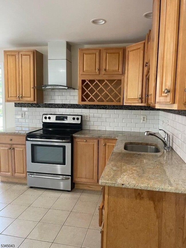 174 E Blackwell St in Dover, NJ - Building Photo - Building Photo