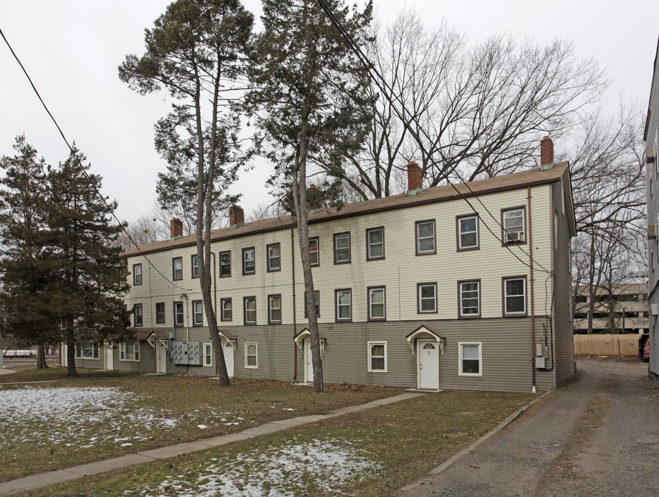 26-42 Woodside St in Stamford, CT - Building Photo