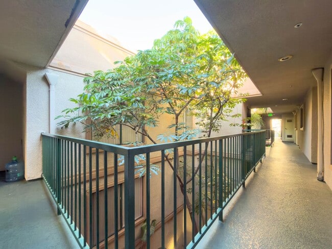 426 N Maryland Ave in Glendale, CA - Building Photo - Building Photo