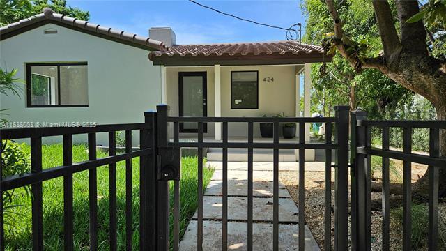 424 NE 63rd St in Miami, FL - Foto de edificio - Building Photo