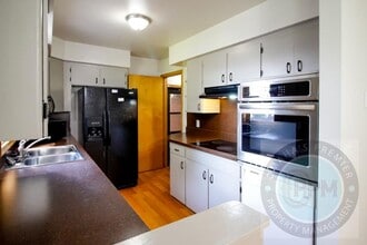 2710 S 49th St in Omaha, NE - Foto de edificio - Building Photo