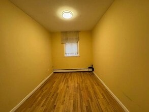 80-08 166th St in Queens, NY - Foto de edificio - Building Photo