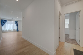 5927 W Frias Ave in Las Vegas, NV - Building Photo - Building Photo